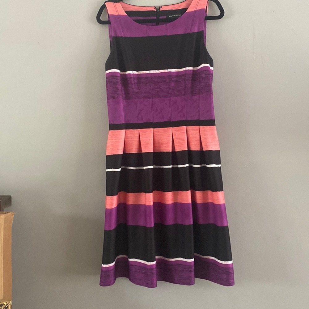 Ivanka Trump Pretty lined pleated colorful dress size 14